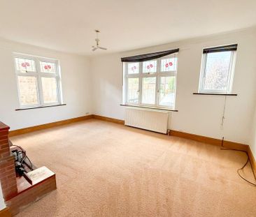 3 bedroom detached bungalow to rent - Photo 2