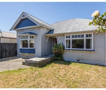 Large Character Four Bedroom Home – Ideal for Students. - Photo 3