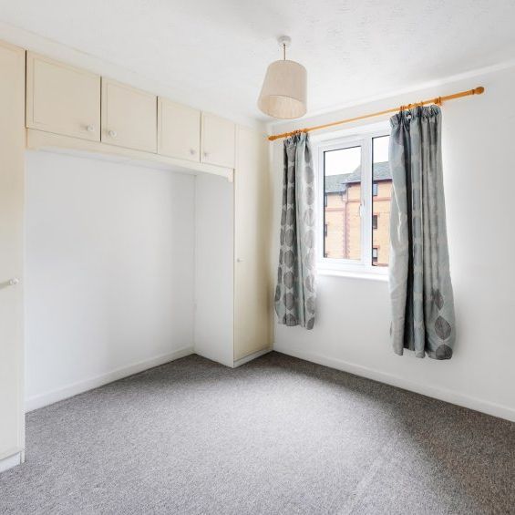 1 Bed Flat - Photo 1