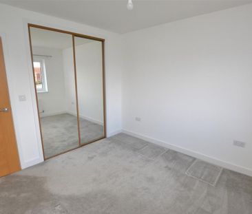 4 bedroom detached house to rent - Photo 3