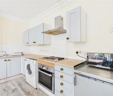 4 bedroom property to rent - Photo 2