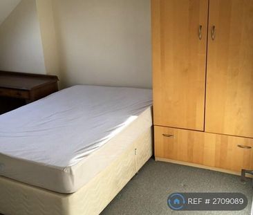 1 bedroom in a house share to rent - Photo 4