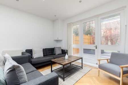 2 Bed Flat, Ellerslie Road, W12 - Photo 2