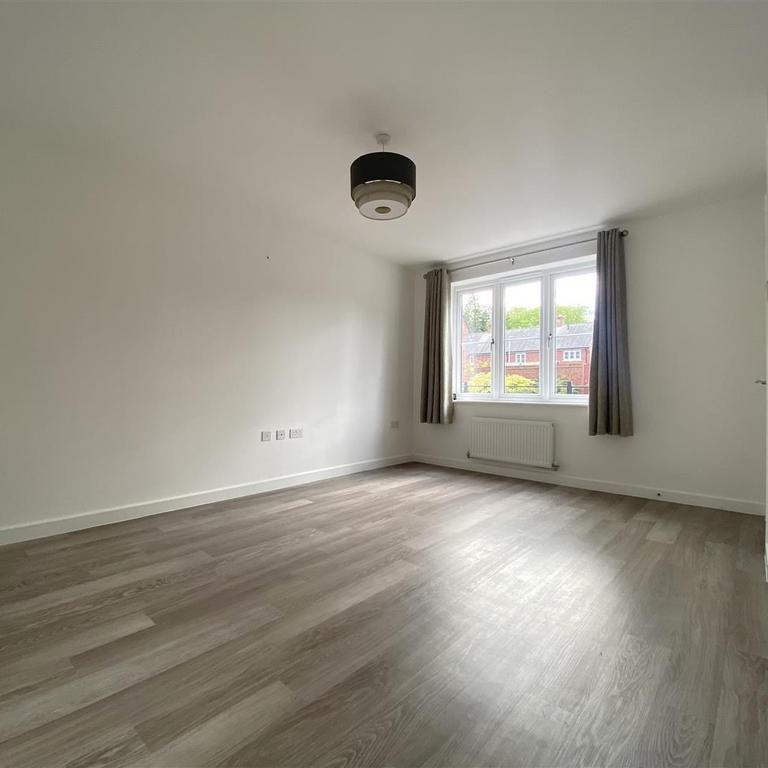 3 bedroom semi-detached house to rent - Photo 1