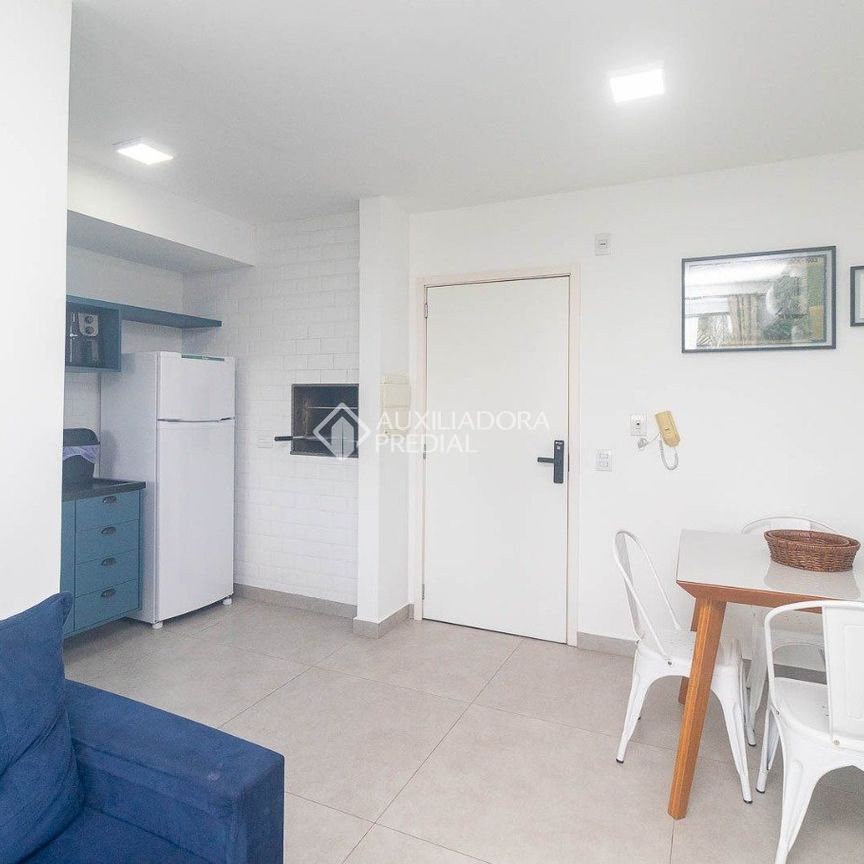 Apartamento com 2 quartos e 51m² para alugar em Humaitá, Porto Alegre. - Photo 1