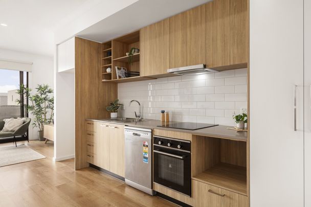 Sophisticated & Stylish Living - Photo 1