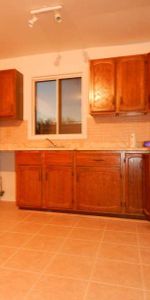Très beau 4 1/2, triplex, libre 1er mai, des Ormeaux et Sherbrooke - Photo 4