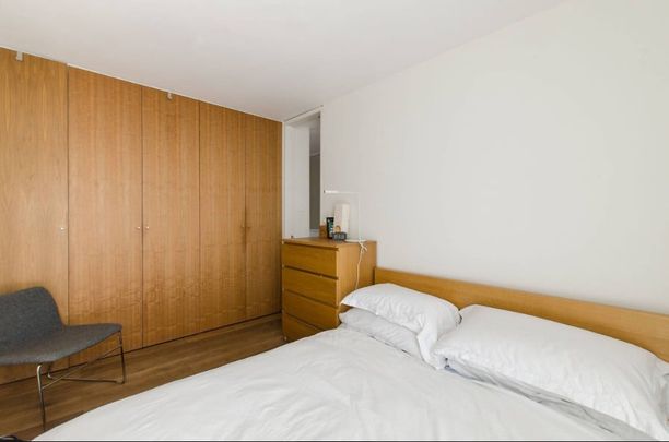 3 Bed Flat, Misterton Court, SW11 - Photo 1