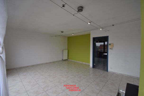 Zeer lichtrijk appartement met 2 slaapkamers en terras - Photo 1