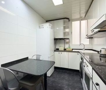 Carrer de la Mare de Déu del Carmel, Barcelona, Catalonia 08022 - Photo 4