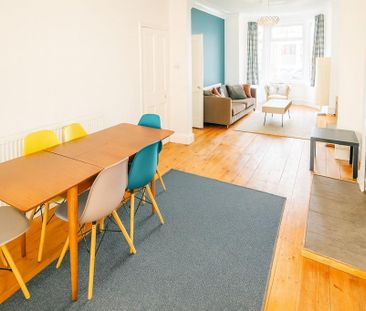 2 bedroom terraced house to rent - Photo 2