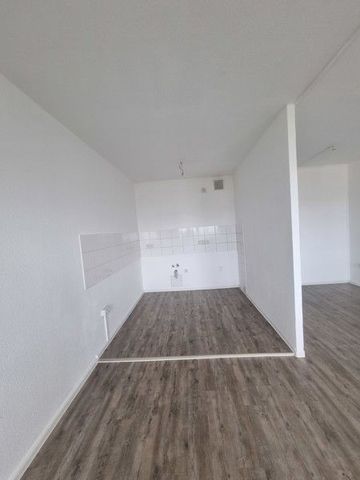 Bezugsfertige 3-Zimmer-Wohnung mit Balkon und Aufzug! - Foto 3