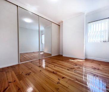 Spacious Family Home - Photo 2