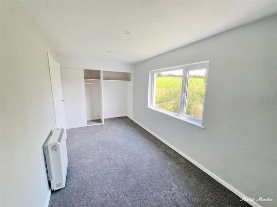 2 bedroom cottage to rent - Photo 1