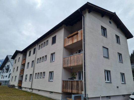 Sanierungsbedürftige 2 Zimmer Wohnung mit Balkon, ab sofort zu mieten !!! - Foto 1