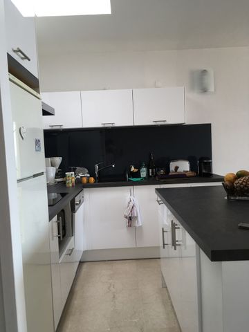 Location Appartement 2 pièces 48m² CASSIS 13260 - Photo 4