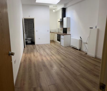 Studio to rent - Photo 2