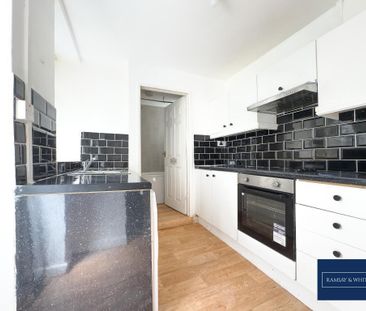 4 bedroom terraced house to rent - Photo 4