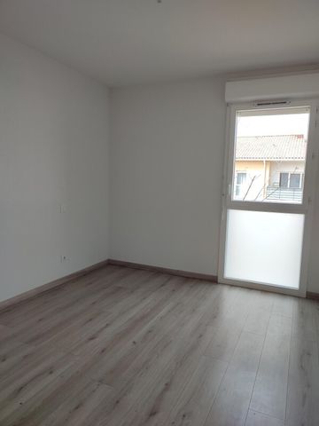Location Appartement 2 pièces 44m² VILLENEUVE TOLOSANE 31270 - Photo 2
