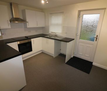 2 bedroom semi-detached house to rent - Photo 3