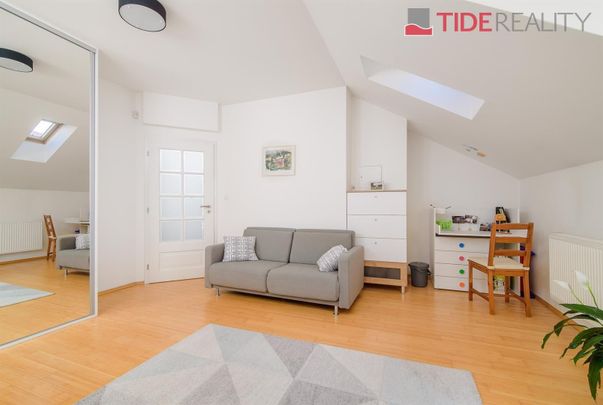 Apartment for rent, 4+kk - 3 bedrooms, 135m - Photo 1