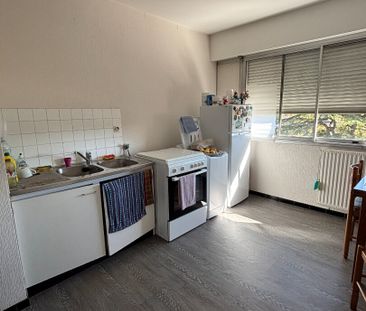 SPACIEUX T2 de 49m2 A PROXIMITE DE LA MAIRIE - Photo 1