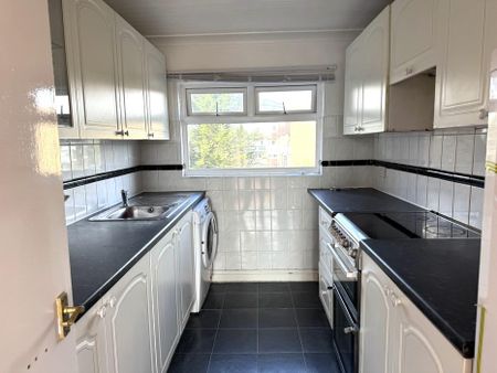 3 bedroom ground floor maisonette to rent - Photo 4
