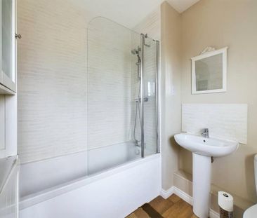 2 bedroom semi-detached house to rent - Photo 2