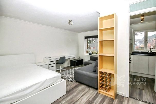 Harvey Lodge, Harvey Road, Guildford, Surrey, GU1 3NJ - Photo 1