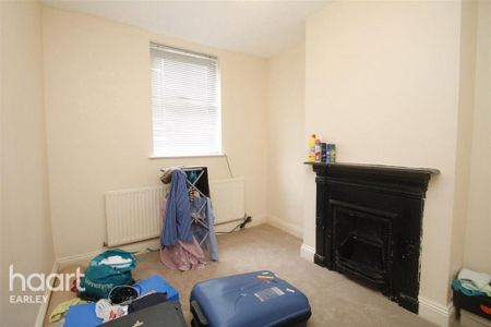 3 bedroom end of terrace house to rent - Photo 3