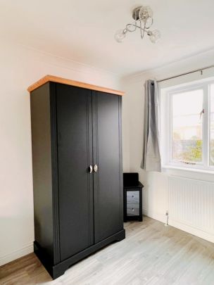 Entire Place·4B3B···7 Bishopsgate Walk, Chichester - Photo 1