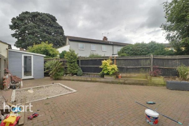 3 bedroom semi-detached house to rent - Photo 1