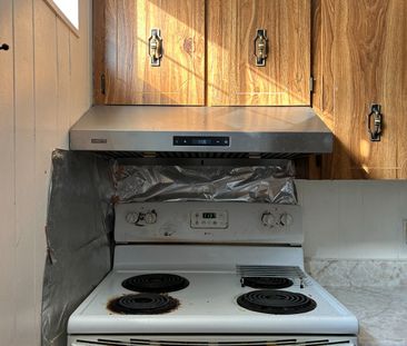 For Lease - 8 Highwood Ave Avenue Unit# Basement, Toronto, Ontario - Photo 5