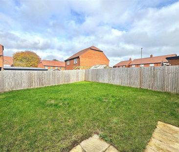 3 bedroom semi-detached house to rent - Photo 4