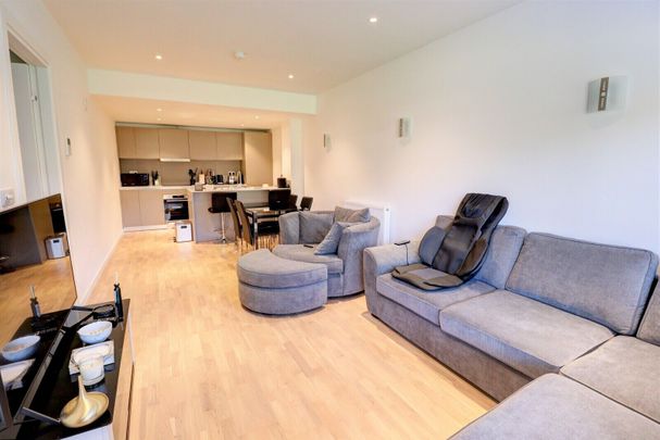 2 bedroom flat to rent - Photo 1