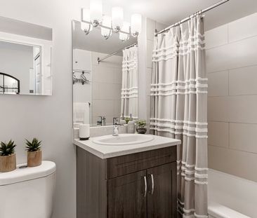 St. Laurent Boulevard - Photo 2