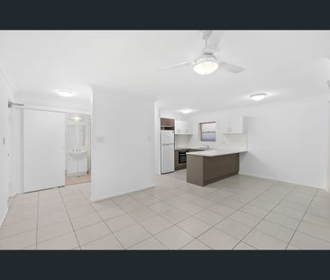 6/124 Carmody Road, St Lucia, Qld 4067 - Photo 3