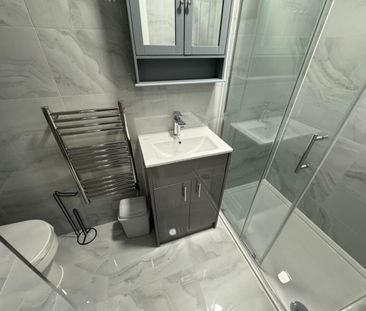 Adelaide Terrace, TW8, Brentford - Photo 5