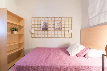 Calle de Palencia, Madrid, Community of Madrid 28020 - Photo 2