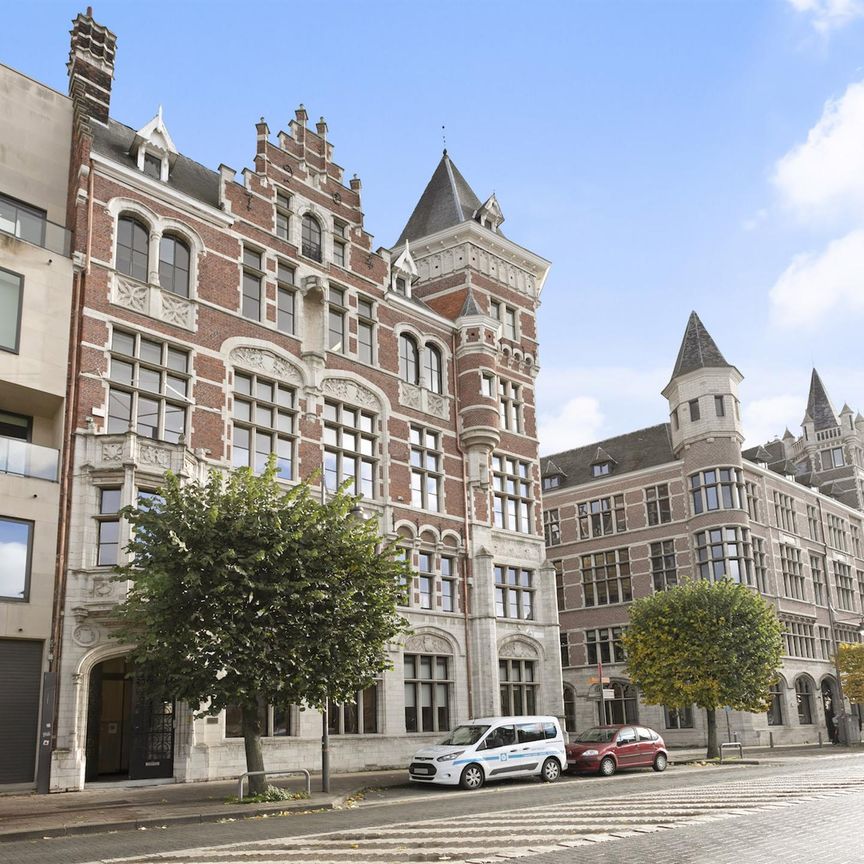 ANTWERPEN - Royale penthouse, gemeubeld, met panoramisch zicht op de Schelde, in een prestigieus gebouw. - Photo 1