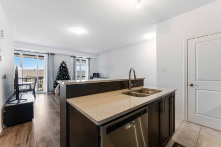 For Lease - 40D Jaguar Private, Kanata, Ontario - Photo 3