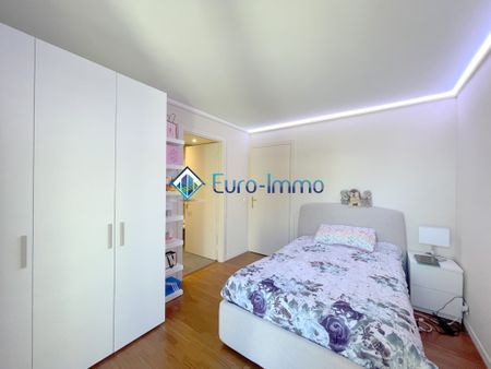 Location Appartement 4 pièces 100m² BEAUSOLEIL 06240 - Photo 3