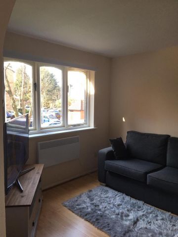 Studio to rent - Photo 2