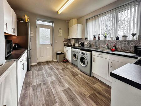 2 bedroom end of terrace house to rent - Photo 5