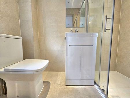 6 bedroom block of apartments to rent - Photo 2