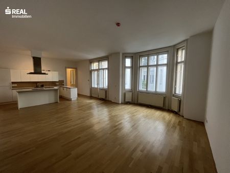 neu ausgemalte 4-Zimmerwohnung mit innenhofseitigen Balkon in guter Lage! - Foto 4