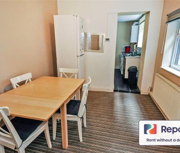 4 bedroom terraced house to rent - Photo 2