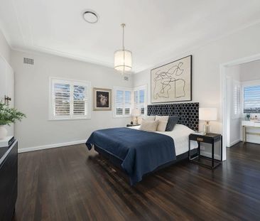 Impressive Family Residence in a Quiet Northbridge Setting - Photo 3