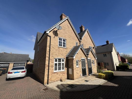 3 Bed House - Semi-Detached - Photo 1