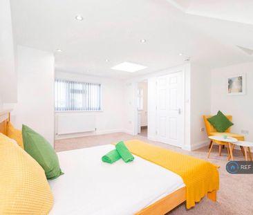 1 bedroom in a house share to rent - Photo 1